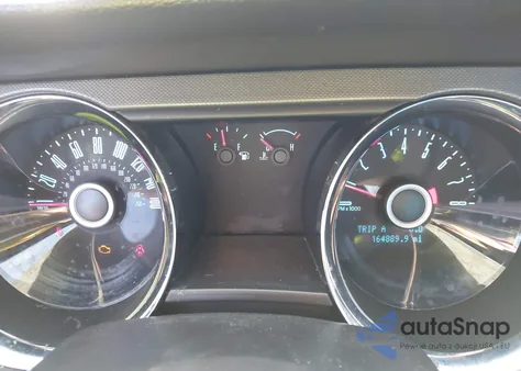 2014 Ford Mustang V6 z USA, uszkodzony, nr VIN 1ZVBP8AM8E5258360